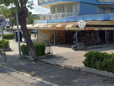 Supermercato/Minimarket in in vendita da privato a Caorle viale Lepanto, 66