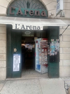 Tabaccheria in vendita a Verona via Abramo Massalongo, 3/a