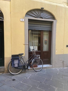 Ufficio in in vendita da privato a Lucca via Santa Zita, 8