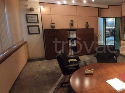 Ufficio in in vendita da privato a Santa Croce sull'Arno via Camillo Benso di Cavour, 6