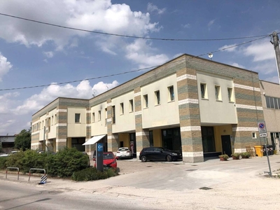Ufficio in vendita a Campo San Martino via Busiago 102