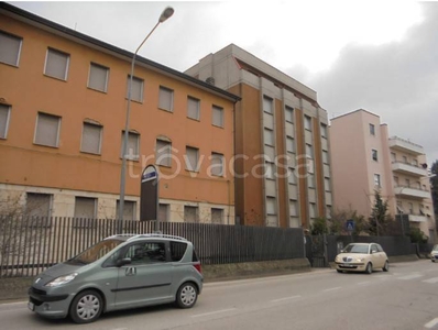 Ufficio in vendita a Foligno viale Cesare Battisti, 34