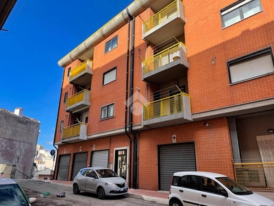 Ufficio in vendita a Monte Sant'Angelo appartamento via Giantommaso Giordani, 16