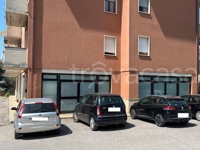 Ufficio in vendita a Passignano sul Trasimeno via Corta, 36