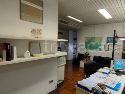 Ufficio in vendita a Prato viale della Repubblica, 298