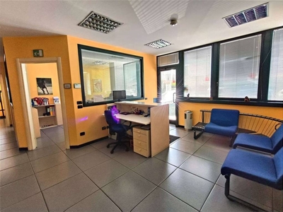 Ufficio in vendita ad Aosta borgnalle, 12