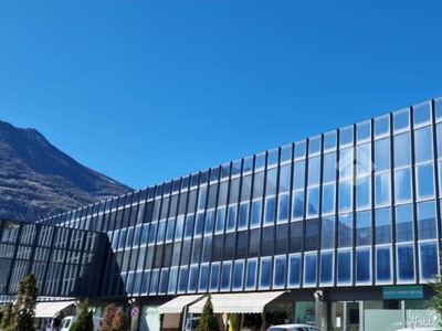 Ufficio in vendita ad Aosta regione Borgnalle, 10