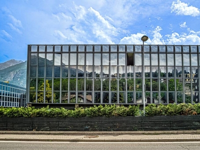 Ufficio in vendita ad Aosta regione Borgnalle, 10A