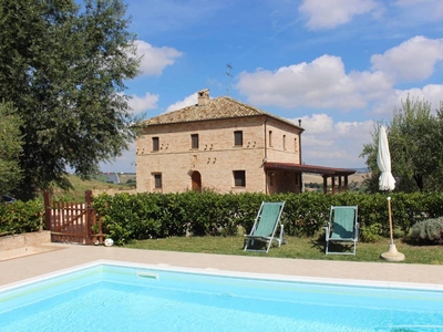Villa con Piscina per 8 Persone ca. 120 qm in Corridonia, Costa Adriatica italiana (Costa delle Marche)