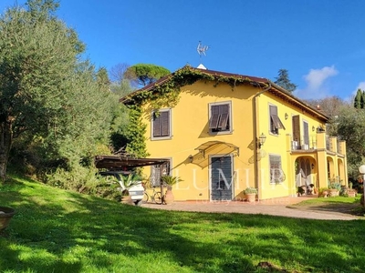 Villa di 240 mq in vendita Via del Parco della Rimembranza, Lucca, Toscana