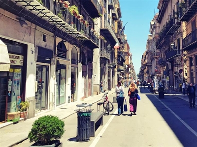Locale commerciale da ristrutturare in via maqueda, Palermo