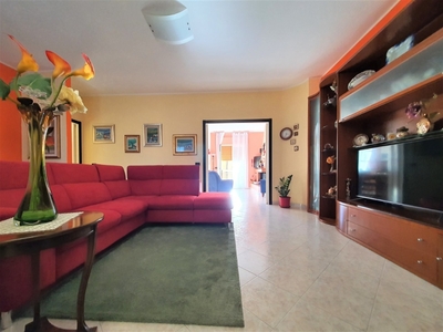 Appartamento a Catanzaro, 5 locali, 2 bagni, posto auto, 166 m²
