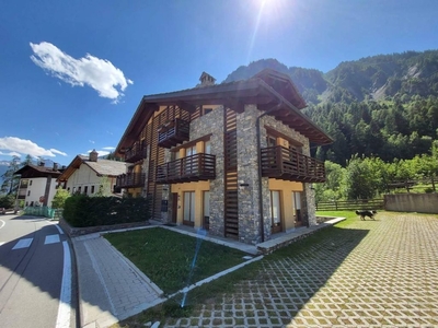 Appartamento di prestigio in vendita Strada Larzey-Entrèves, Courmayeur, Aosta, Valle d’Aosta