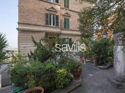 Prestigioso appartamento in vendita Via Ugo Bassi, Roma, Lazio