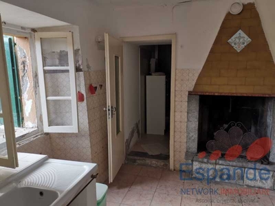 Rustico-Casale-Corte in Vendita ad Loiano - 55000 Euro