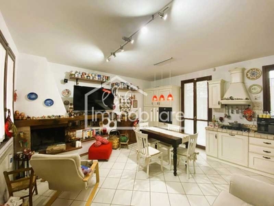 Appartamento in Vendita ad Montespertoli - 209000 Euro