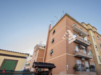 Appartamento in Vendita in Via Ceprano a Roma