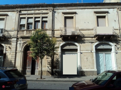 Appartamento in Vendita in Via Giorgio Arcoleo 9 a Caltagirone
