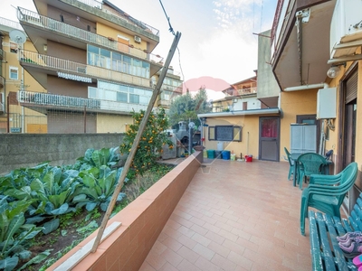 Appartamento in Via Caduti del Lavoro, Gravina di Catania, 5 locali