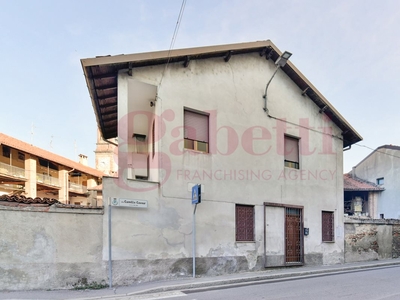 Appartamento in Via Cavour, 1, Mariano Comense (CO)