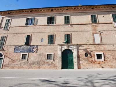 Appartamento in Via Fratelli Roselli, Grottammare, 10 locali, 3 bagni