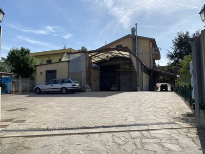 Capannone in Vendita ad Frascati - 950000 Euro