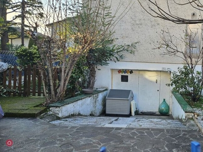 Casa Bi/Trifamiliare in Vendita in Lungolago Francesco Lenotti a Bardolino