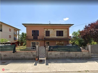 Casa Bi/Trifamiliare in Vendita in Via della Chiesina 4 a Pistoia