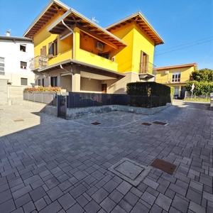 villa in vendita a Olgiate Comasco