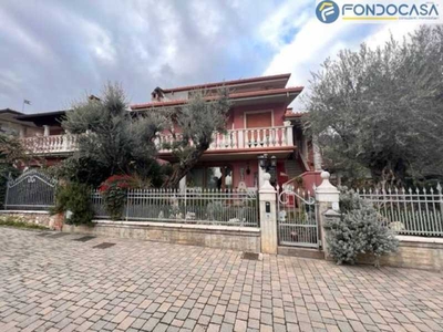 Casa Indipendente in Vendita ad Gavardo - 540000 Euro