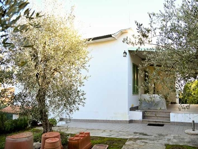 Casa Indipendente in Vendita ad Peccioli - 350000 Euro