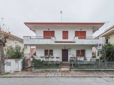 Casa Indipendente in Vendita ad Riccione - 720000 Euro