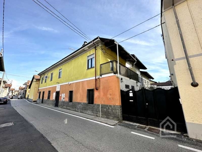 Villa Bifamiliare in Vendita ad Rondissone - 110000 Euro