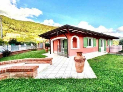 Casa Indipendente in Vendita ad Seravezza - 1300000 Euro