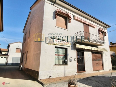 Casa indipendente in Vendita in Via Custoza 7 a Castelnuovo del Garda