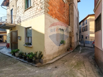Casa indipendente in Via Borghetto, Villa d'Almè, 4 locali, 188 m²
