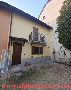 Casa indipendente in Via ettore panni, Castelverde, 2 locali, 1 bagno