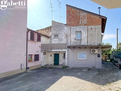 Casa indipendente in Via Iconicella 259, Lanciano, 3 locali, 1 bagno