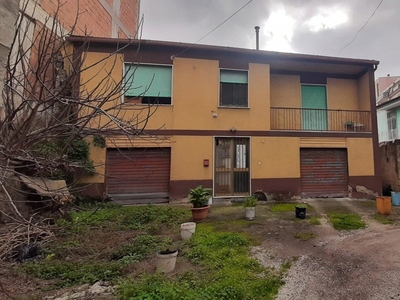 Casa Indipendente in Via Tifatina, Snc, Santa Maria Capua Vetere (CE)