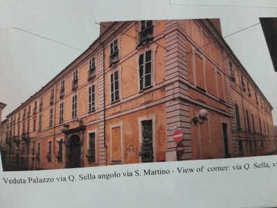 Edificio-Stabile-Palazzo in Vendita ad Asti - 3800000 Euro