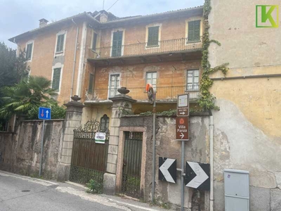 Edificio-Stabile-Palazzo in Vendita ad Varese - 490000 Euro