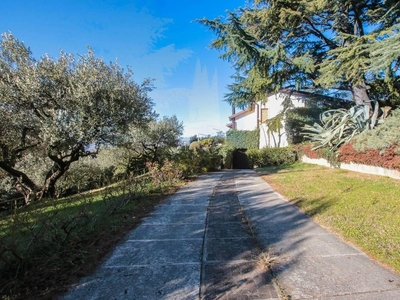 Villa di 342 mq in vendita Via Giovanni Pascoli, Negrar, Verona, Veneto