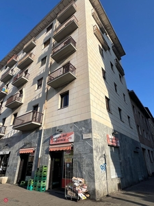 Negozio/Locale commerciale in Vendita in Via Tunisi 49 a Torino