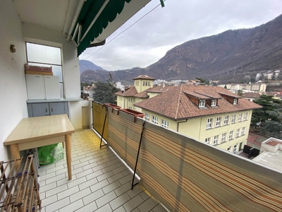 Quadrilocale a Bolzano, 1 bagno, posto auto, arredato, 95 m², 5° piano