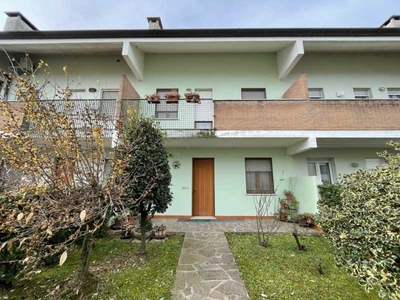 Villa a Schiera in Vendita ad Pavia di Udine - 190000 Euro