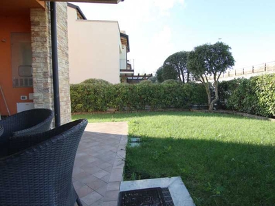 Villa a Schiera in Vendita ad Pescantina - 330000 Euro