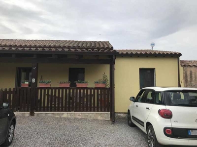 Villa a Schiera in Vendita ad Piscinas - 180000 Euro