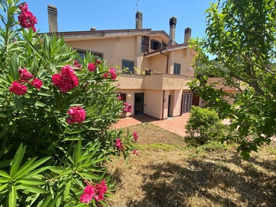 Villa Bifamiliare in vendita a Frascati