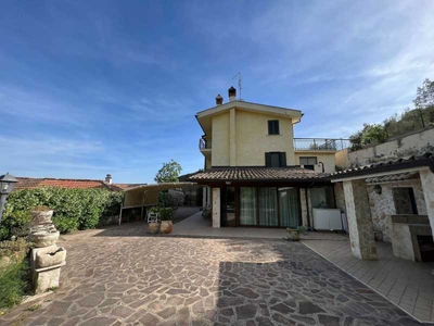 Villa in Affitto ad Alvito - 1200 Euro