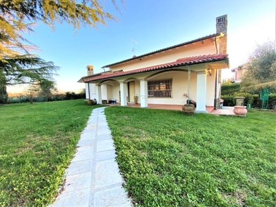 Villa in Piazza Cavour, Barberino di Mugello, 8 locali, 3 bagni